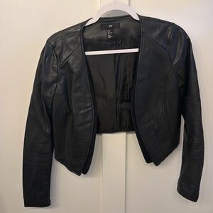 Like new cropped leather like jacket